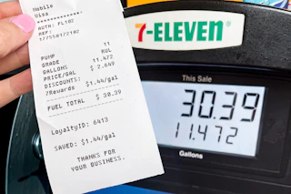 getting a huge discount at 7-eleven for gas
