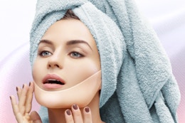 Woman wearing face mask.