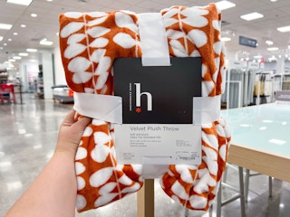 jcpenney home expressions velvet plush throws 2023 3 1680710424 1680710424