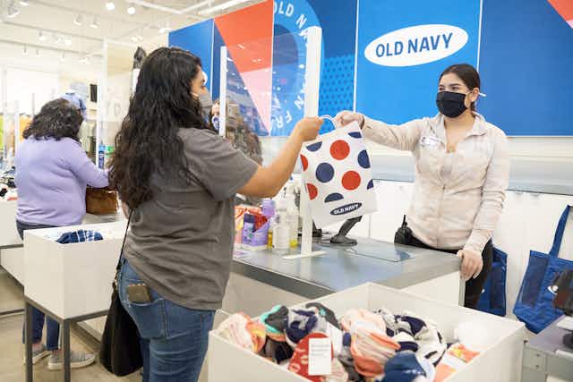 22 Old Navy Online Shopping Tips to Save In-Store and Online card image