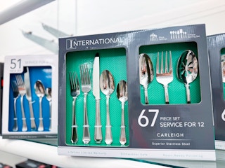macys-international-silver-67-piece-flatware-set-1