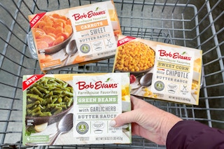 someone putting bob evans farmhouse favorites sides into their cart