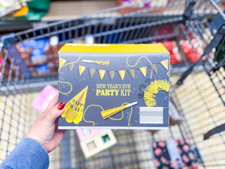aldi new year-s eve party kit 2