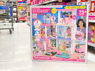 barbie dreamhouse walmart1 1634155602 1634155602