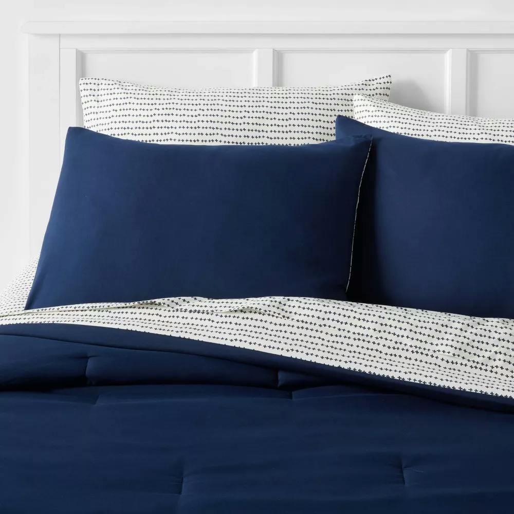 Room Essentials Comforter Set