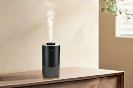 Lifestyle image of the waterless essential oil diffuser in home setting