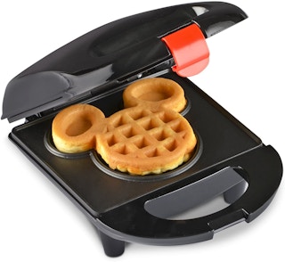 disney-dcm-mickey-mouse-mini-waffle-maker-amazon-01