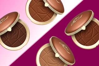 too faced bronzer on a grid