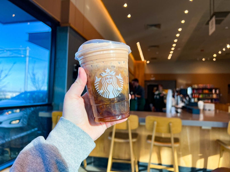 starbucks-new-winter-menu-blackberry-sage-refresher-frappuccino-kcl-4