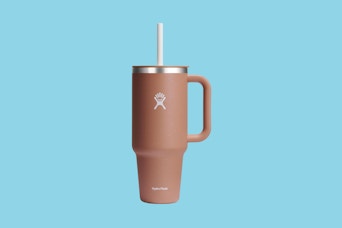 a hydroflask tumbler in the color sandy