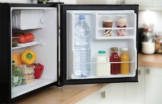 kohl-igloo-mini-fridge-1