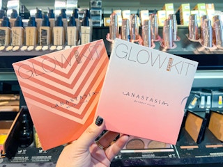 anastasia beverly hills glow kits sephora 2022 01 1668799092 1668799092