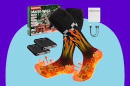 ikuchelife Heated Socks 7500mAh*2 Battery on a blue background.