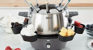 dash deluxe fondue maker featured image 1684777133 1684777134