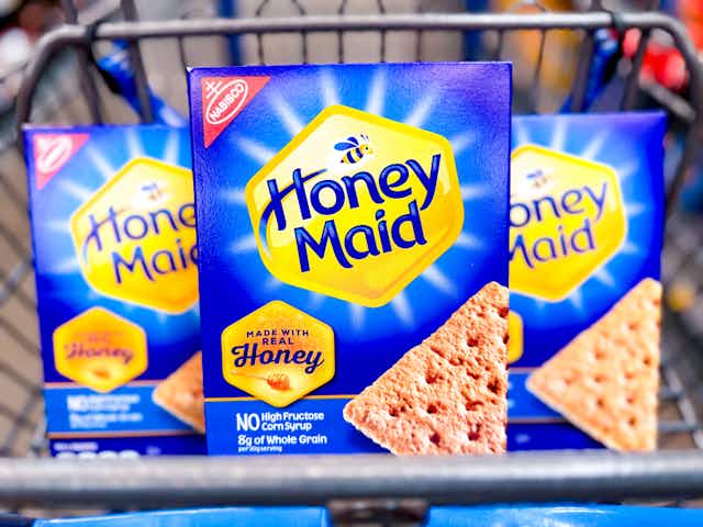 Easy Ibotta Deal at Walmart: Get a $2.68 Box of Honey Maid Graham Crackers card image
