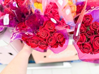 aldi valentine-s day rose bouquet