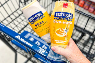 hand holding best foods mayo sponsored