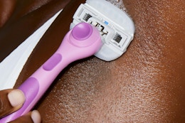 Flamingo Moisture Plus Women's Razor Set, Only $11 With Amazon Coupon card image