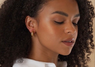 pavoi earrings featured 1637419773 1637419773