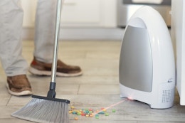 eyevac automatic dustpan