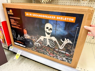 walgreens-groundbreaker-skeleton-halloween-kcl-2220