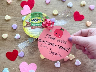 diy valentines made from applesauce 
