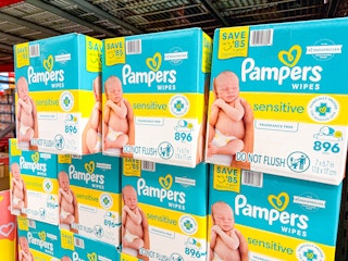 boxes of pampers sensitive baby wipes