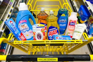 9 items in a dollar general cart