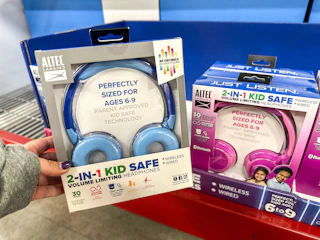 2 pairs of kids headphones in blue or pink