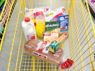 home-alone-shopping-cart-dollar-general-2025-kcl-1