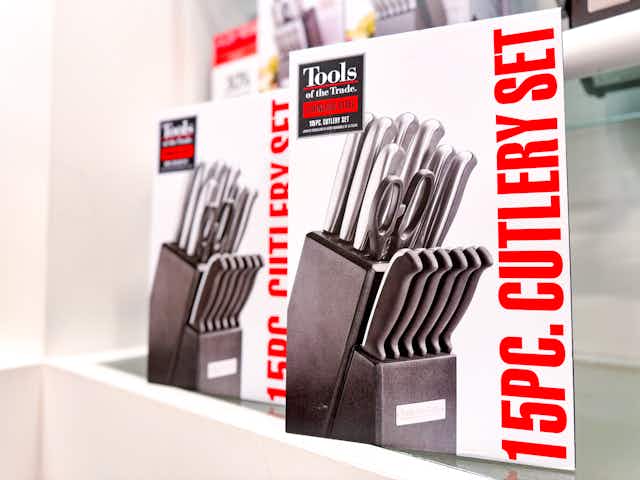 Grab a 15-Piece Cutlery Set for Only $18.74 at Macy's (Reg. $75) card image