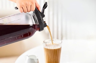 Lifestyle image of the Tinana Cold Brew Coffee Maker