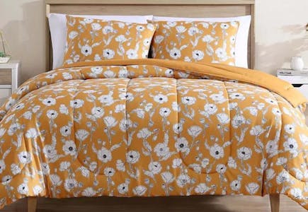 Hallmart Collectibles Bed-in-a-Bag Set