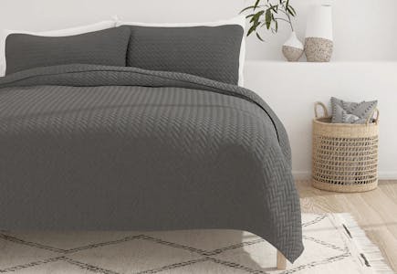 Linens & Hutch Quilt Set