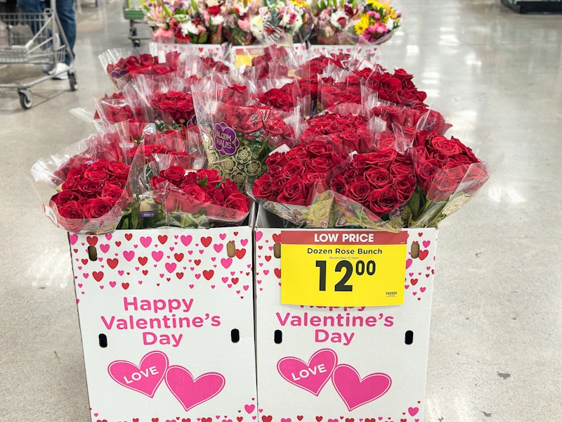 kroger-valentines-day-clearance-dozen-roses