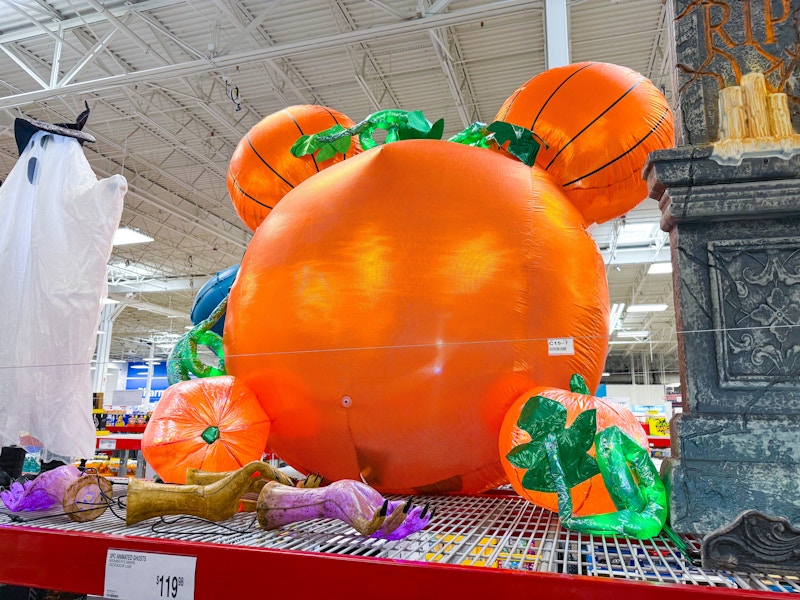 sams-club-disney-emote-glow-inflatable-display-2