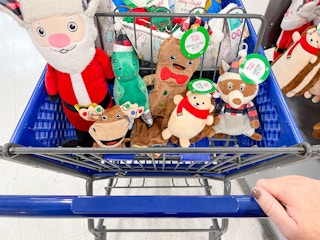 petsmart black friday merry and bright pet toys 2021 1 1636489282 1636489282