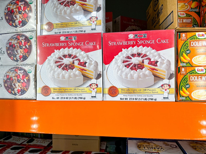 costco-strawberry-sponge-cake-1