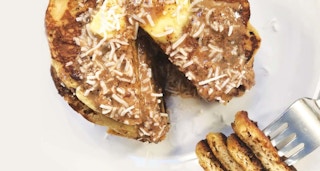 fluffy bulletproof pancakes eating coconut 752x401 1544661851