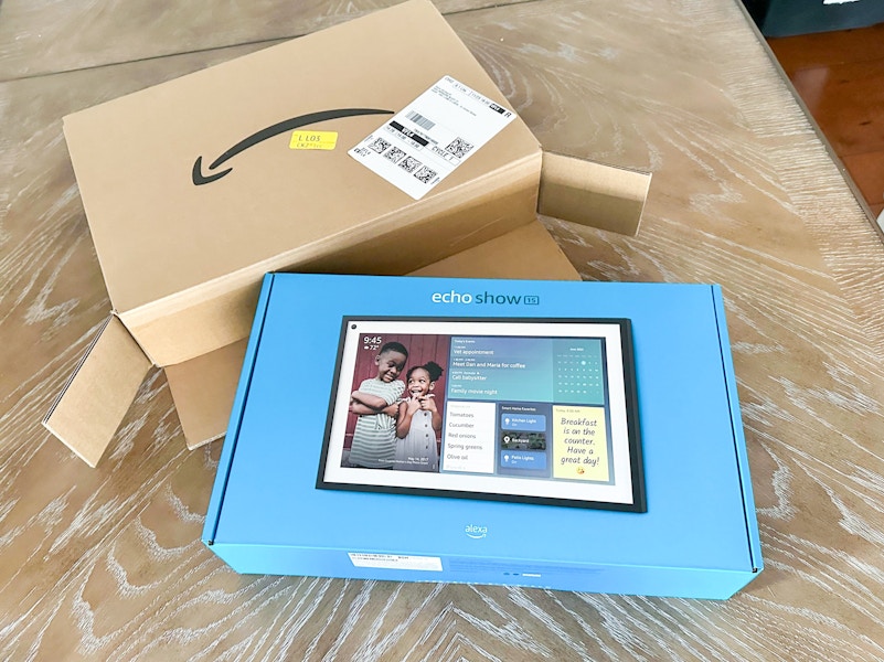 echo show box on table next to prime box 