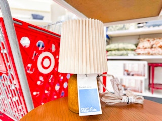 room-essentials-faux-wood-table-lamp-target3