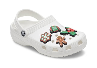 crocs-charms-122321a