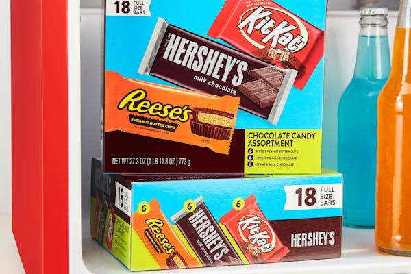 Hershey's Chocolate 18-Pack Variety Box, Under $12 on Amazon