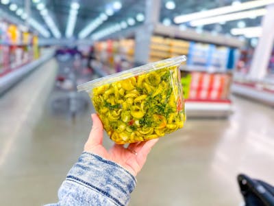 Pesto Pasta Salad, per lb