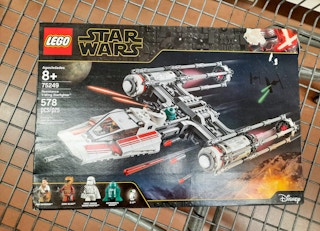 walmart-legos-star-wars-y-wing-starfighter-2021