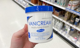 hand holding vanicream moisturizing cream