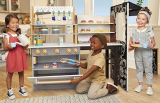 amazon little tikes wooden cafe 2022 screenshot 1666701898 1666701898