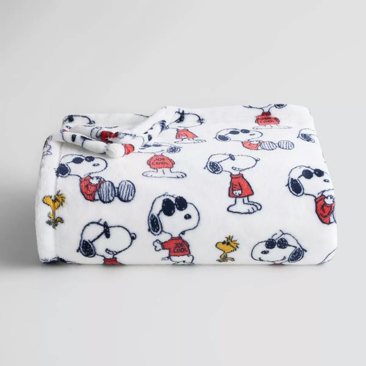 Peanuts Plush Throw Blanket