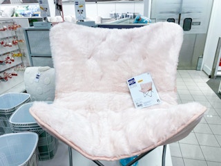 Kohl's-the-big-one-butterfly-chair-2021-3-2