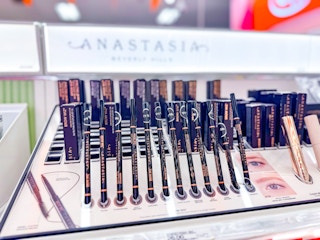 Target-Anastasia-Beverly-Hills-eyebrow-pencil-1